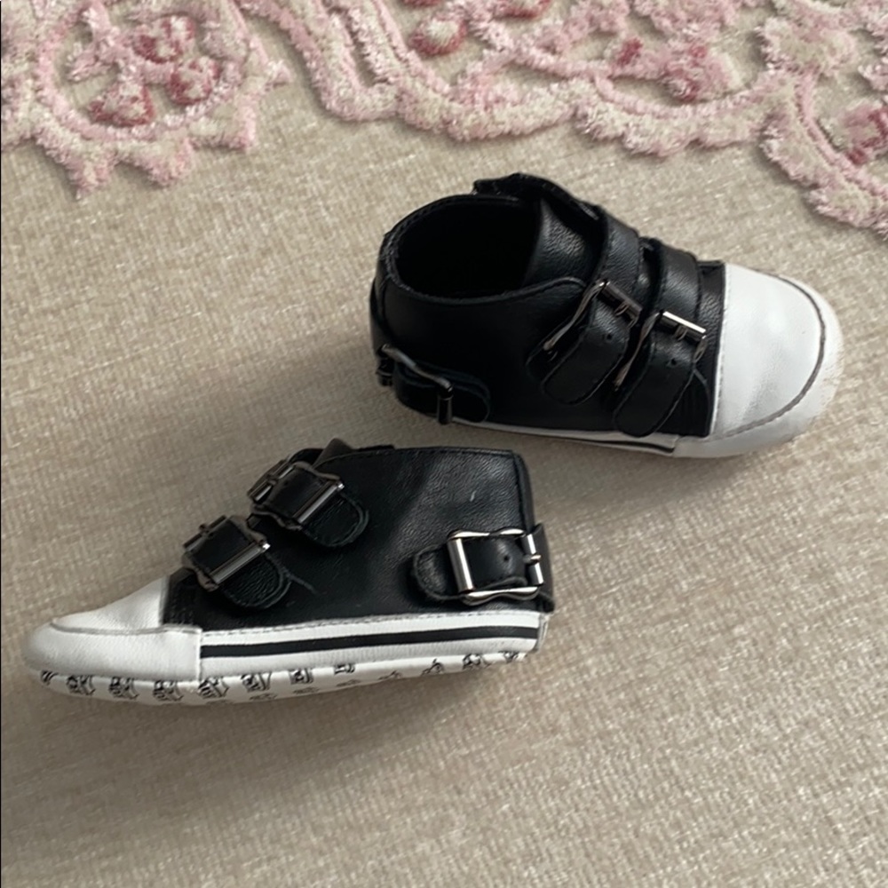 Infant shoes size 19